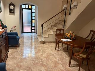 Casa  Carrer foradat. Casa cntrica