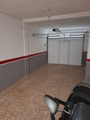 Location Parking moto  Carrer d'ausiàs march. Se alquila local para moto