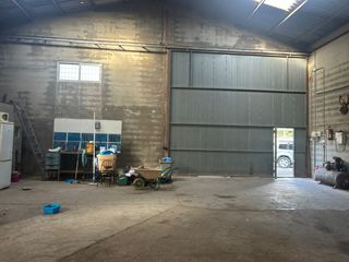 Nau industrial  Avinguda matemàtic marzal. Terreno urbano de 1.000 m² con nave de 300 m², cerca de sueca