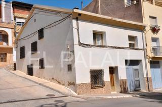 Chalet  Calle del medio 24. Amplio chalet independiente en mira