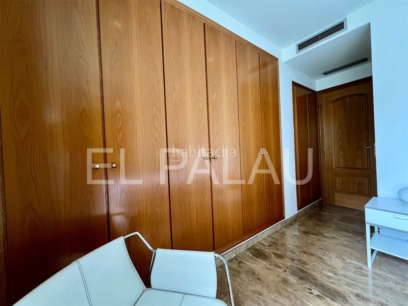 Foto 6648ea8d-9d06-4e10-84be-b3f2af1abe71. Rent penthouse with pool in Barrio Benicalap Valencia