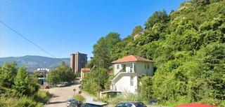 Masia  Ugasko bidea. Deusto (c/ ugasko) se vende casa independiente con  2 pisos + ca