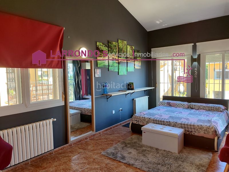 Foto bbd060fd-c1e5-4338-85a8-d5e002929e07. Xalet amb xemeneia calefacció aparcament a Las Atalayas-Urmi-Cerro Mar Peñíscola