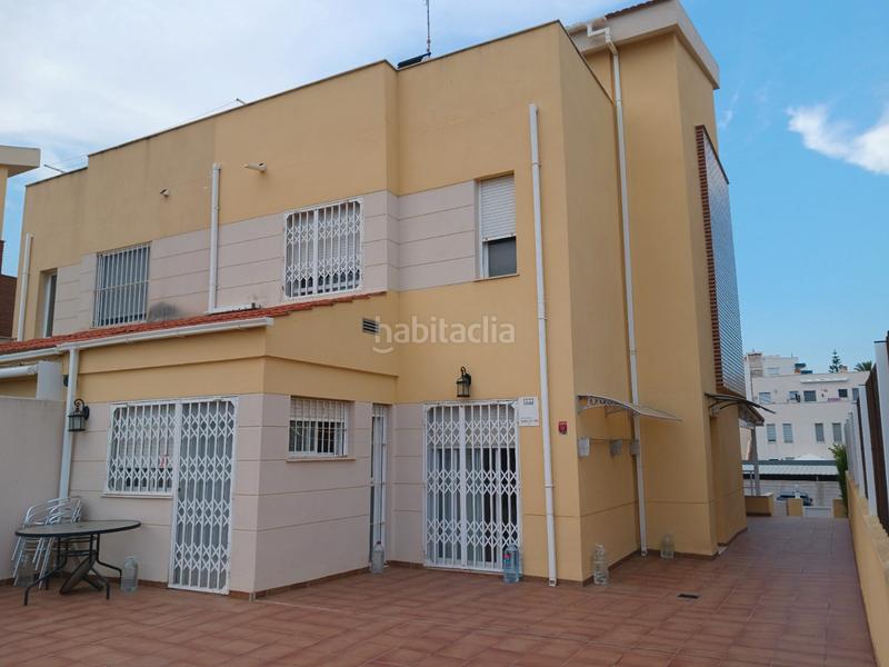 Foto dfc8bcce-cbd0-4b3d-9d84-2a1e189b6a22. Maison jumelée avec parking dans Papa Luna - Platja del Gurugú Benicarló