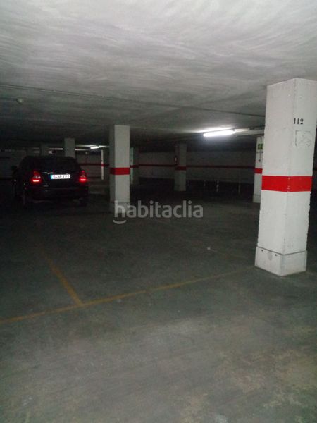 Foto be1cf55d-562f-48ec-9217-5912fd688238. Parking coche en Algemesí