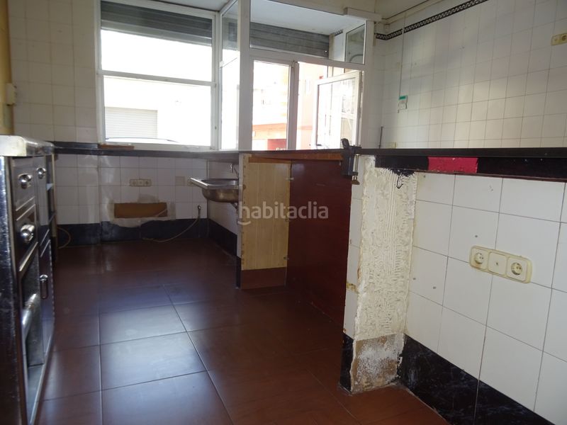 Foto b70fbf56-4c13-48bd-88e8-ba51a3dfd45a. Business premise in Algemesí