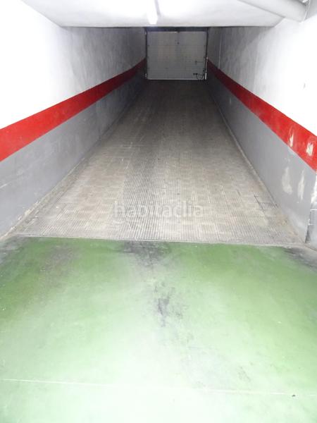 Foto ff5cff21-6ede-4ef3-9578-5969ceefb79a. Parking voiture dans Algemesí