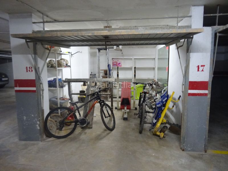 Foto ecae95eb-c1d7-4196-a6ee-842138006ab5. Autoparkplatz in Algemesí