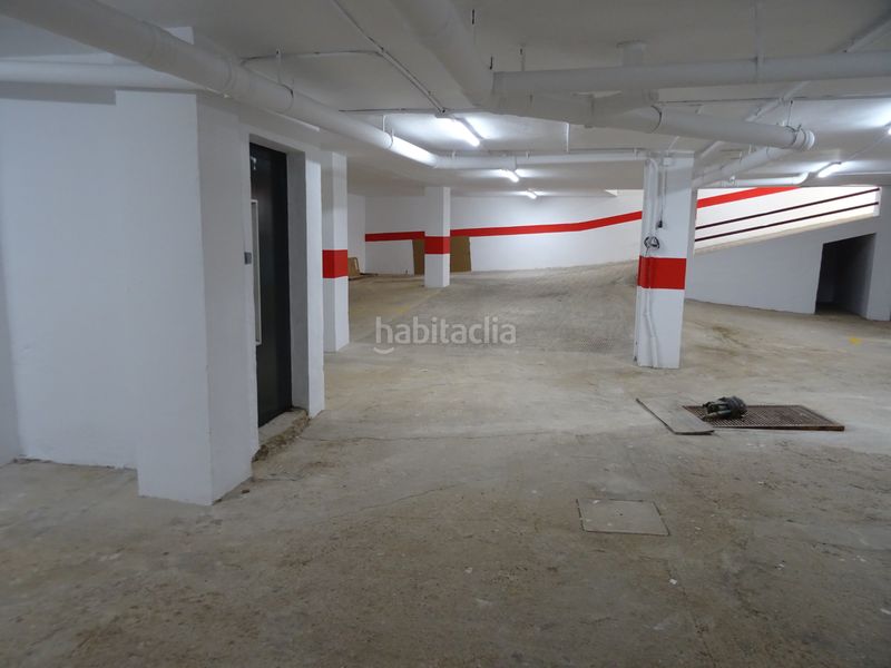Foto 0ba1de77-6a2f-45a2-88b7-20b3a6133d13. Aparcament cotxe a Algemesí