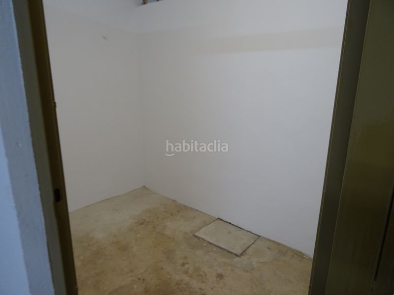 Foto cc1efa71-f06c-4361-bc51-70e10d19c5e4. Aparcament cotxe a Algemesí