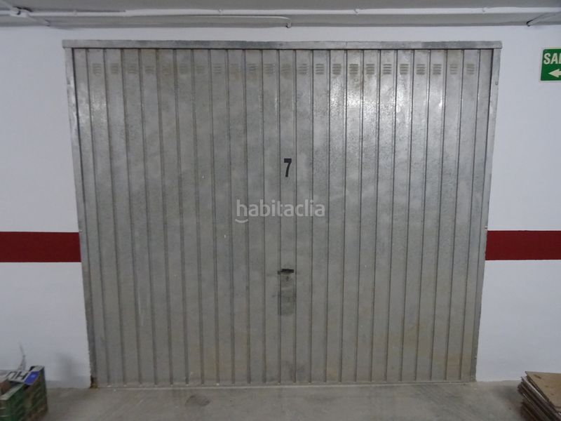 Foto cc0d09e6-760b-49b1-a812-16e61c9b6abc. Parking voiture dans Algemesí