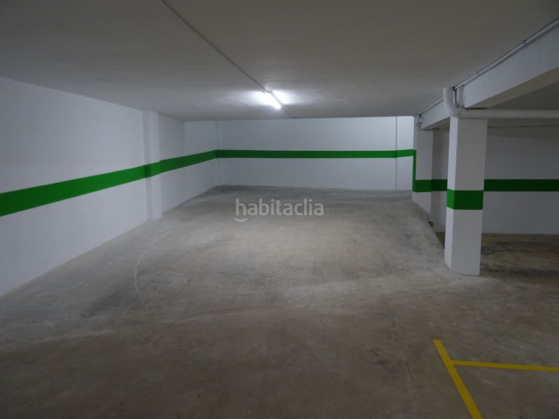 Foto 59472f29-b8b0-489d-b32b-49103a41e42e. Aparcament cotxe a Algemesí