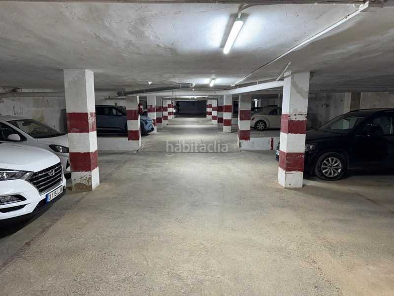 Foto d0b78dee-5d5b-41b3-bf95-99a8e25d84ae. Parking coche en Algemesí