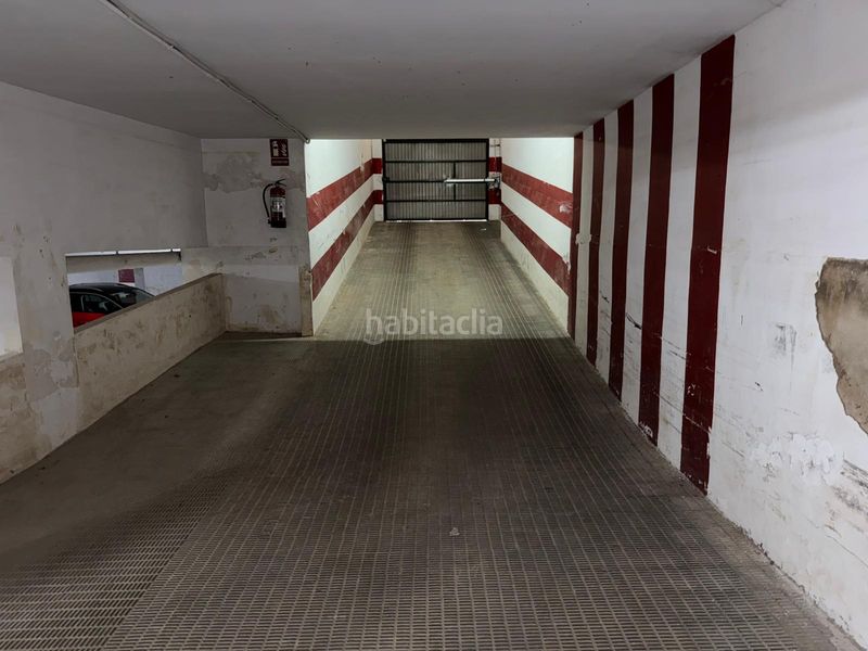 Foto ed9ca69c-cc08-4dd8-a315-be9c20aa7683. Parking coche en Algemesí