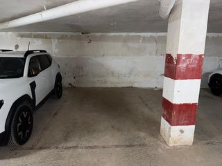 Parking voiture à Algemesí