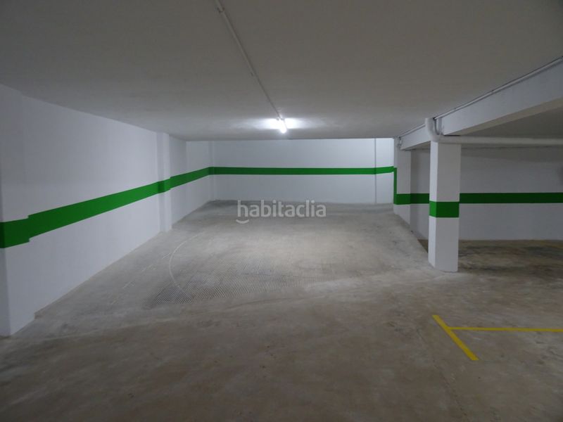 Foto cd9b33c6-da4d-4030-8567-28059a90bf99. Aparcament cotxe a Algemesí