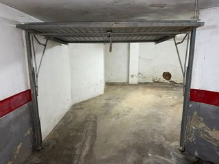 Parking voiture à Algemesí