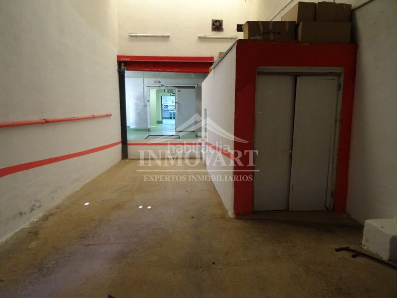Foto 5a537713-e1e0-4a66-ab78-bb49890fb15b. Bâtiment à usage industriel dans Algemesí