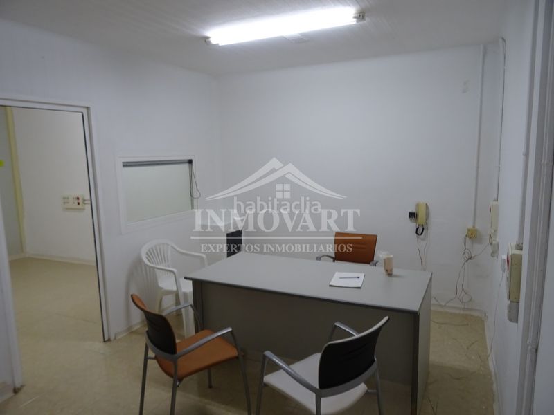 Foto f688cba8-b428-4b66-9a2c-6147804809fb. Bâtiment à usage industriel dans Algemesí
