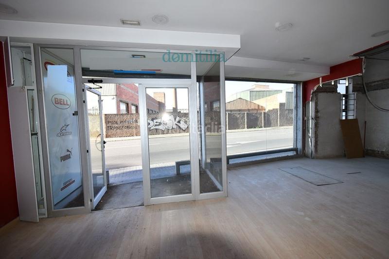 Foto e8611ef8-762c-4e3e-837e-5f94ee38dba9. Rent business premise in Eixample Sabadell