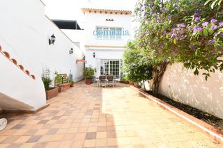 Casa  Garcilaso. Casa adosada en venta en el centro de sabadell