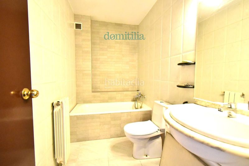 Foto 3c4e9cfe-90d7-4c6b-a0a6-2ed2da398099. Casa adossada a Centre Sabadell
