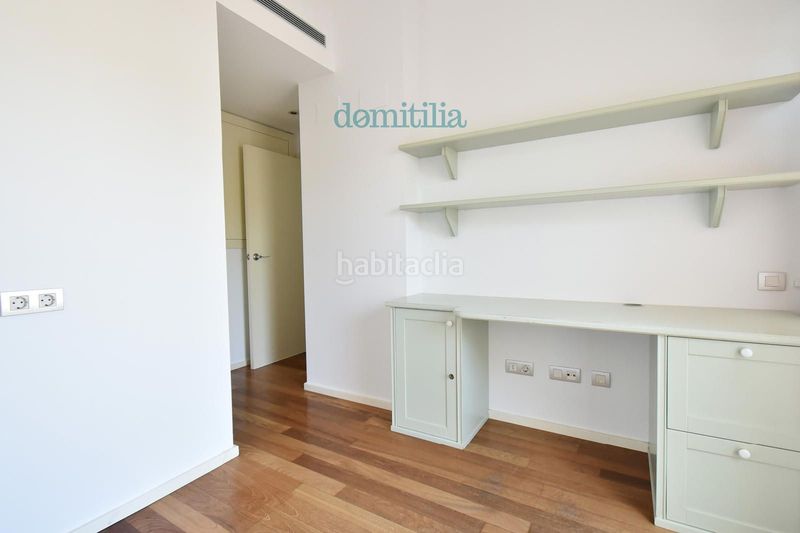 Foto 5b9c1552-bf78-4278-80db-c414ebbe08fb. Rent duplex with heating parking in Centre Sabadell