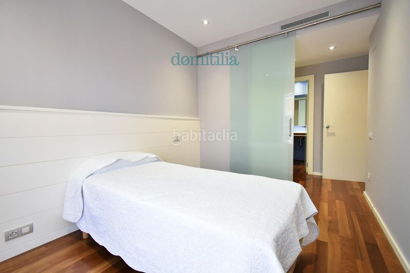 Foto 5dfeab94-84b1-477f-a557-b778d602790f. Rent duplex with heating parking in Centre Sabadell