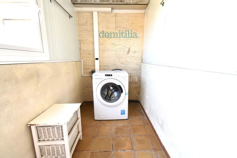 Foto 90408f5a-d2e9-442d-a94d-6dced37857d9. Rent duplex with heating parking in Centre Sabadell