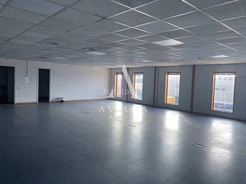 Foto b47b2eea-154f-4bc9-9e00-c32358486f6d. Rent industrial building in ciencies 90 in Santa Eulàlia Hospitalet de Llobregat (L´)