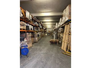 Nave industrial en Roselló 10. Nave industrial en alquiler en almeda
