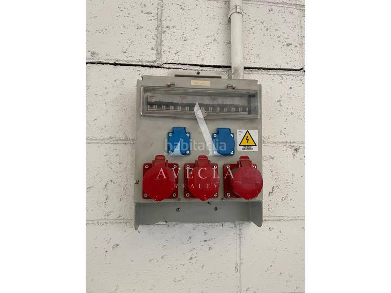 Foto 082c7d6d-fbaa-4c36-9c91-5d2e5cadb6f1. Lloguer nau industrial a arraona 17 a Zona Industrial Barberà del Vallès