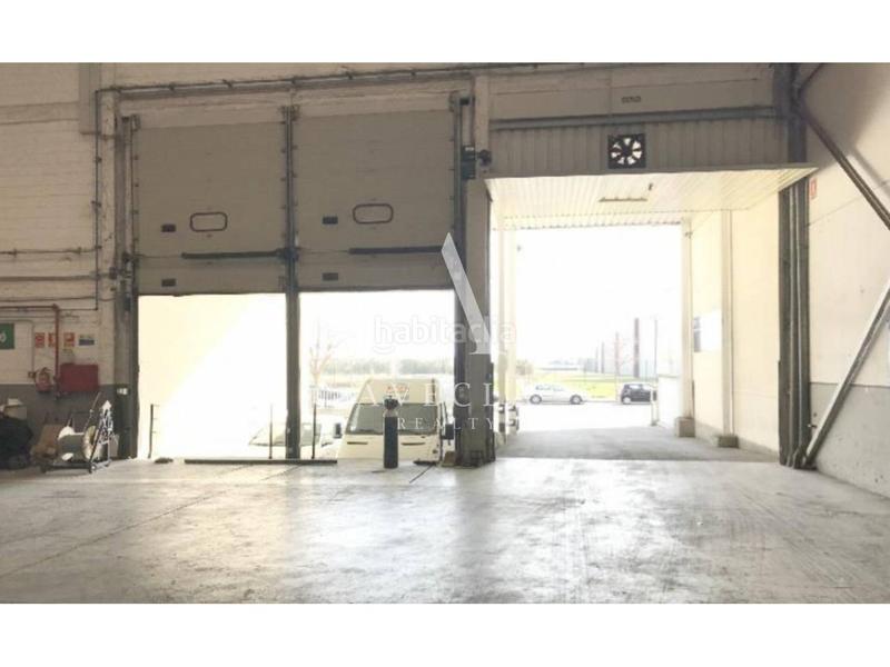 Foto f7b9d231-300b-4212-a8cc-5749b10a63be. Alquiler nave industrial en de cal lluquer 10 nave logística en alquiler en el prat de llobregat en Prat de Llobregat (El)