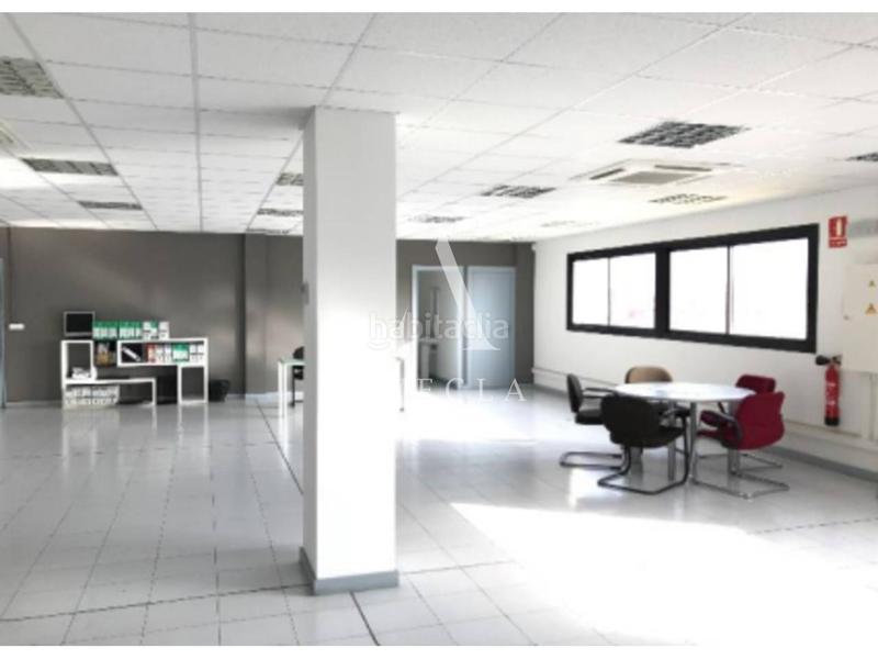 Foto 921efecb-5bf0-4949-a236-a3e8daa51177. Rent industrial building in de cal lluquer 10 in Eixample Sud - La Barceloneta Prat de Llobregat (El)
