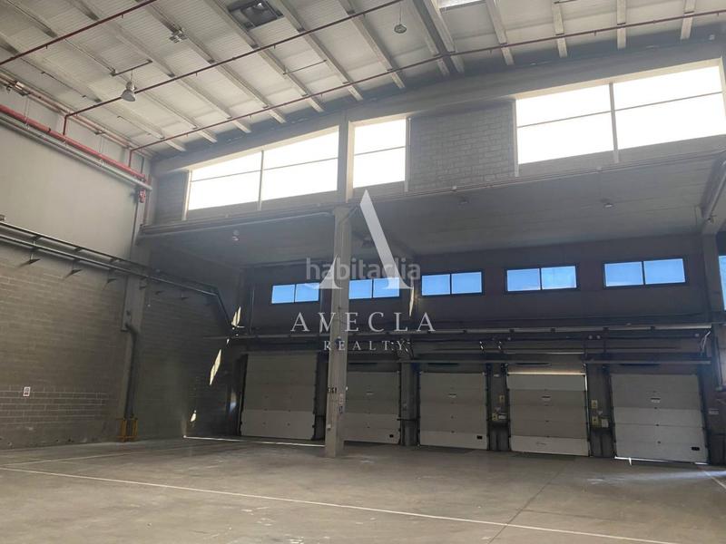 Foto 5cf0c043-e21c-4f2d-b47d-45be0a51fd07. Alquiler nave industrial en número 3 nave industrial en alquiler en en zona franca port en Barcelona