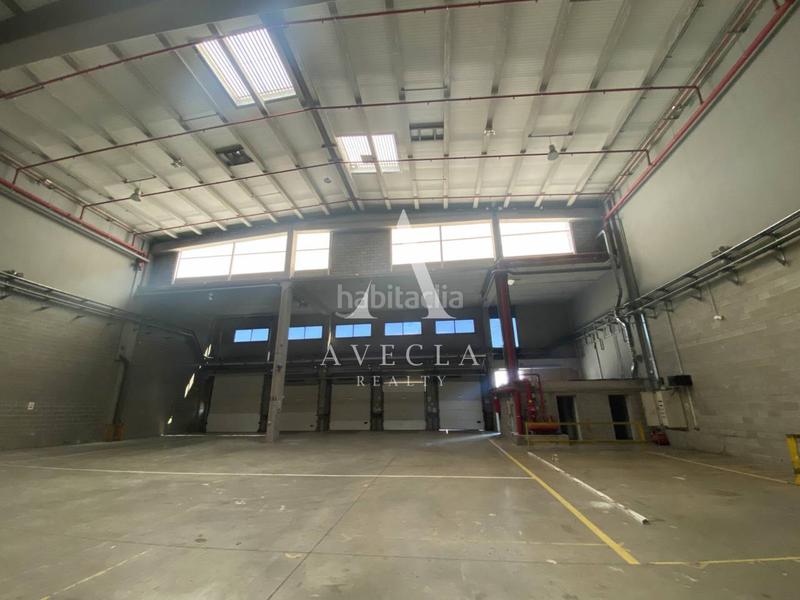 Foto a43c52a9-da15-4848-a444-8fa2bc5d2b0e. Alquiler nave industrial en número 3 nave industrial en alquiler en en zona franca port en Barcelona