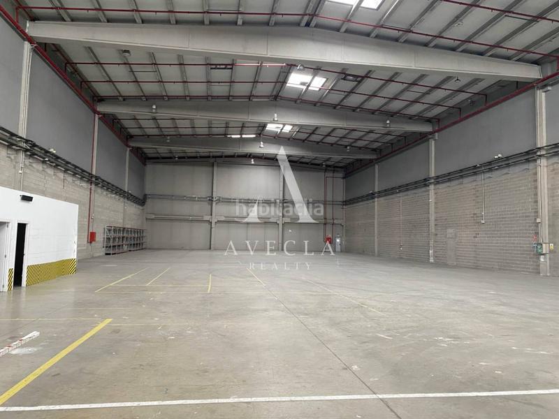 Foto edccf0a2-e670-43f3-bc7b-473d6febee85. Alquiler nave industrial en número 3 nave industrial en alquiler en en zona franca port en Barcelona