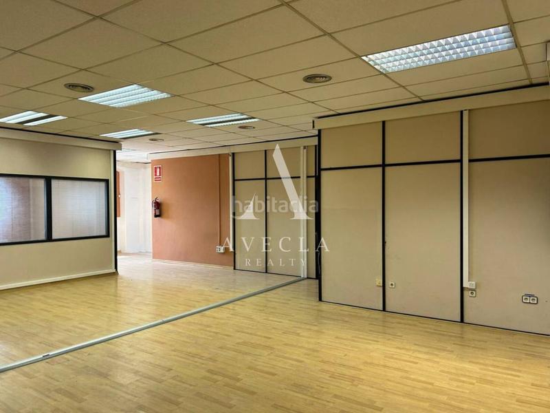 Foto f3446103-179f-41db-b136-f1ccee231232. Miete fabrikhalle in mercuri 1 in Can Parellada Terrassa