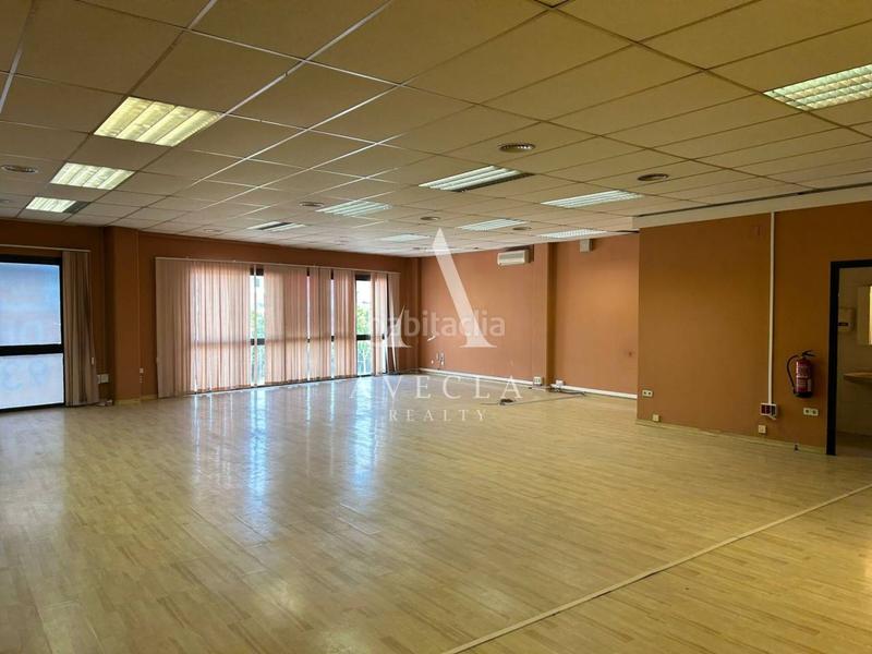 Foto 1c490e3f-bd6d-44ab-9182-1e2198c7e38a. Nave industrial en mercuri 1 nave en venta y alquiler en Terrassa