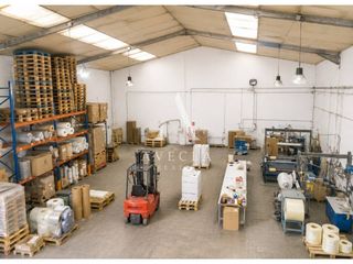 Bâtiment à usage industriel à Calle tarragona 1. Nave industrial en venta en ripollet