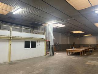 Nave industrial en Roís de corella 1. Nave industrial en venta en sabadell, gràcia.