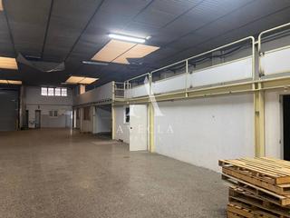 Nau industrial a Roís de corella 1. Nave industrial en venta en sabadell, gràcia.