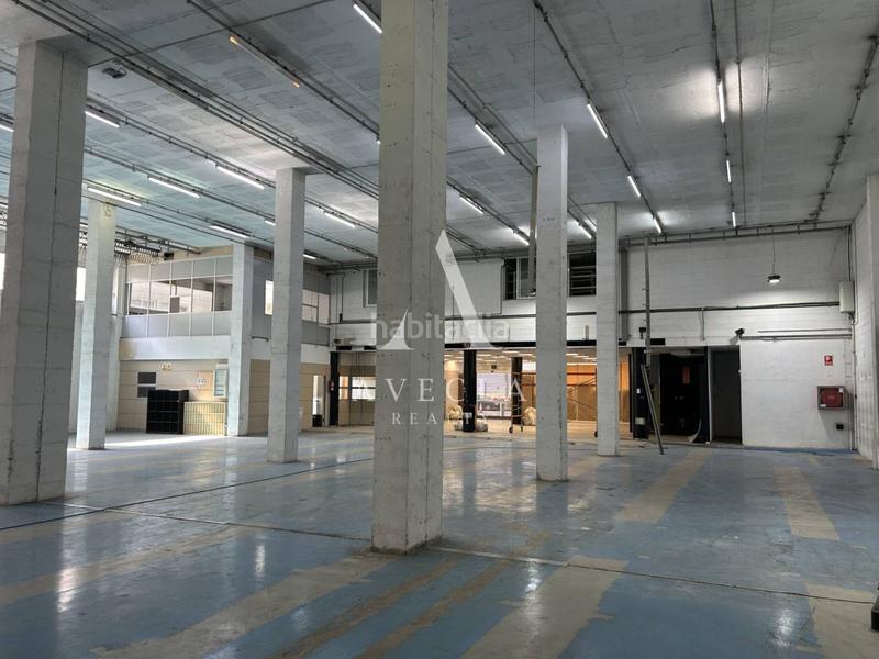 Foto 0256e6b8-6bc7-4ef7-9b34-86b96f9ead27. Alquiler nave industrial en abat escarré 2 nave industrial en alquiler en Mataró
