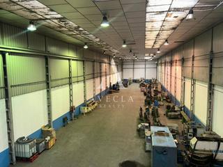 Nave industrial en Uralita 13. Nave en venta ripollet