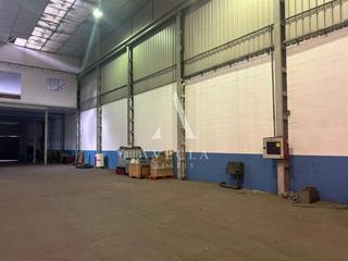 Nau industrial a Uralita 13. Nave en venta ripollet