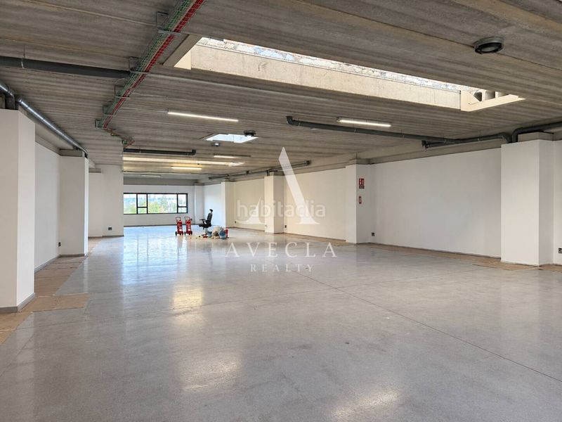 Foto 035628a5-8c5c-4bd8-9690-2f969f30e1d4. Miete fabrikhalle in calle pintor isidre nonell 120 in Prat de Llobregat (El)