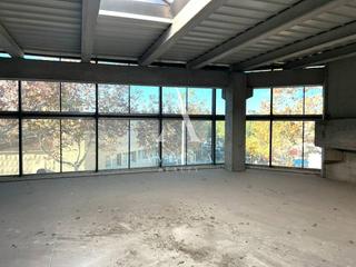 Nau industrial a Raimon casellas 47. Nave industrial en venta en sabadell