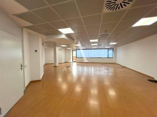 Location Bureau à Corts catalanes 8. Oficina en alquiler en sant cugat