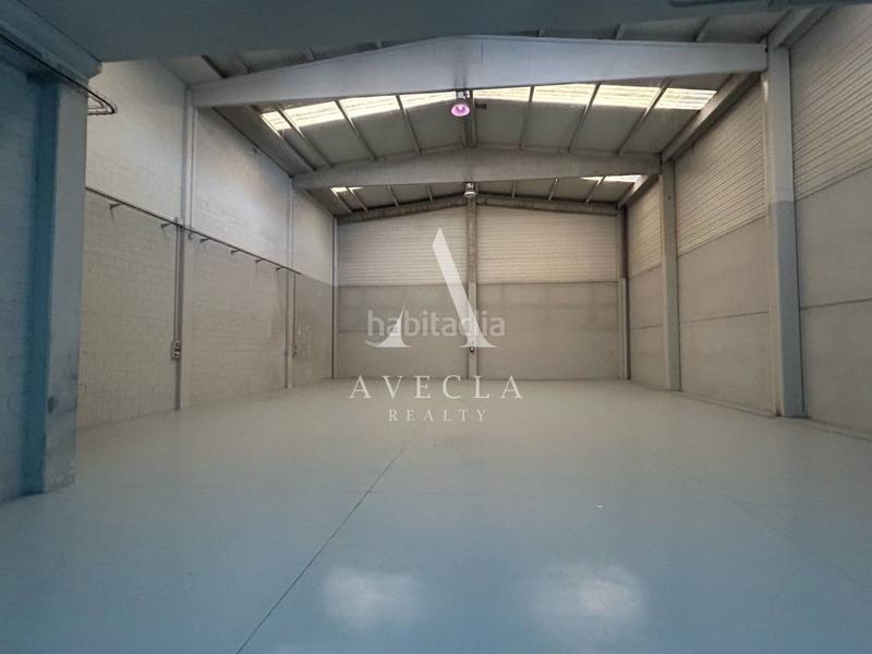 Foto 5ebe7635-bcdd-49e8-896a-9bab905571c2. Alquiler nave industrial en santiago rusiñol 10 nave industrial en alquiler en Polinyà