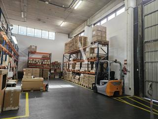 Miete Fabrikhalle in Rafael barradas 6. Nave industrial en alquiler en hospitalet de llobregat